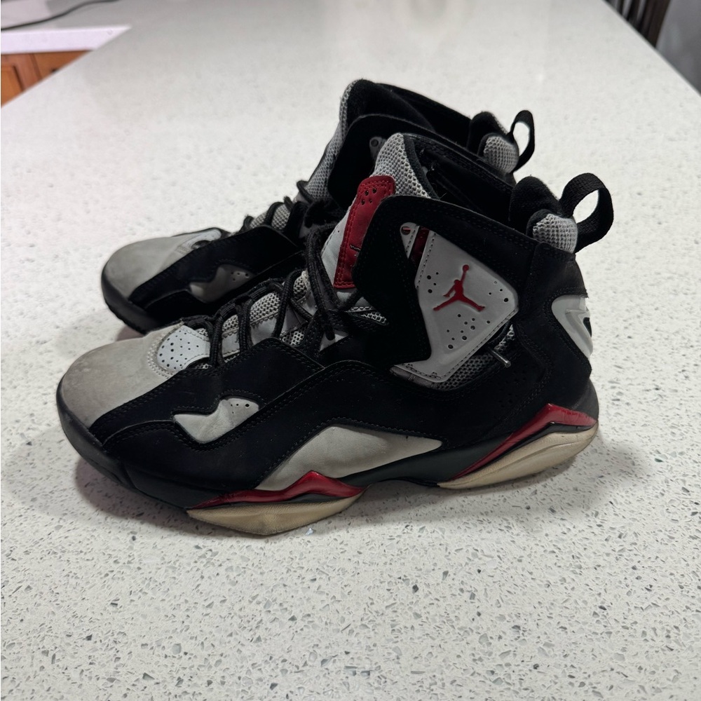 Jordan True Flight Black Varsity Red Wolf Gray Mens Size 8